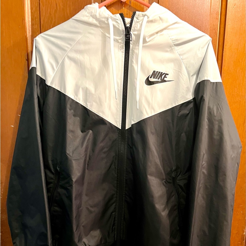 Nike womens windbreaker